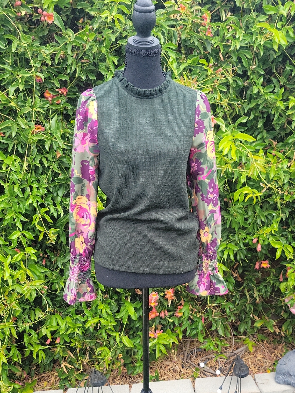 THML Dark Green Knit Top with Floral Boho Satin Like Sleeves Sz XS